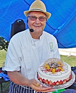 Colin's Gateau Demo at 2012 Easter Slow Festival