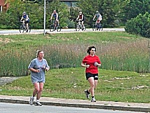 Cycling and running around the lagoon