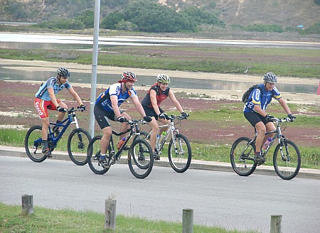 Lagoonside cyclin Lagoon-side cycling