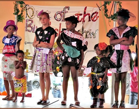 Out-of-the-bin recycling Fashion Show